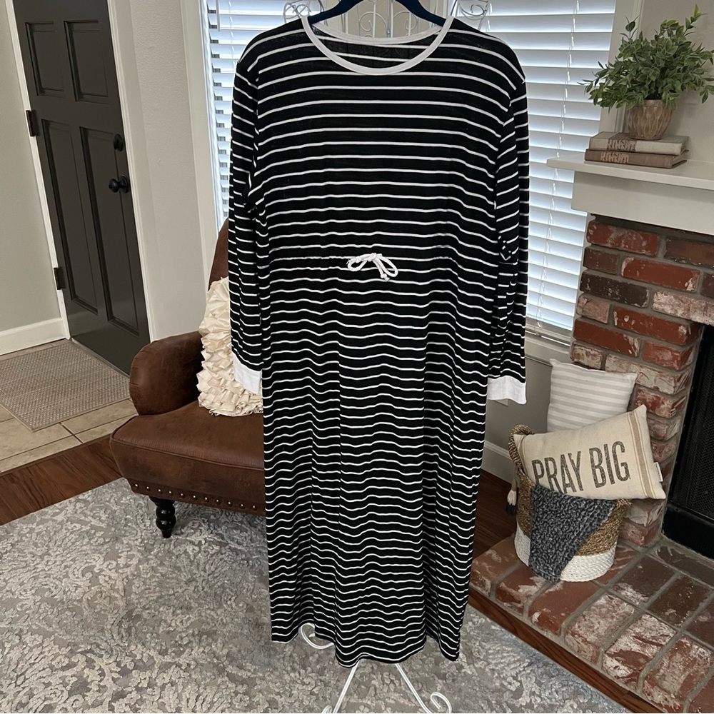 Striped Dress ⚫️⚪️